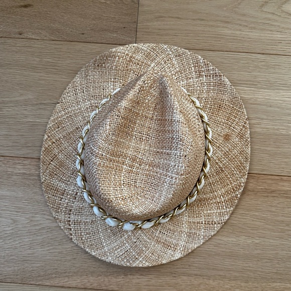 Straw Fedora Hat with Chain - Picture 3 of 4